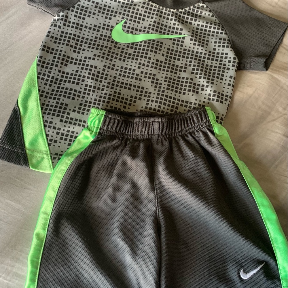 Boys 2T Nike outfit